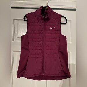 NIKE Women's Therma-FIT Essential Running Vest Burgundy